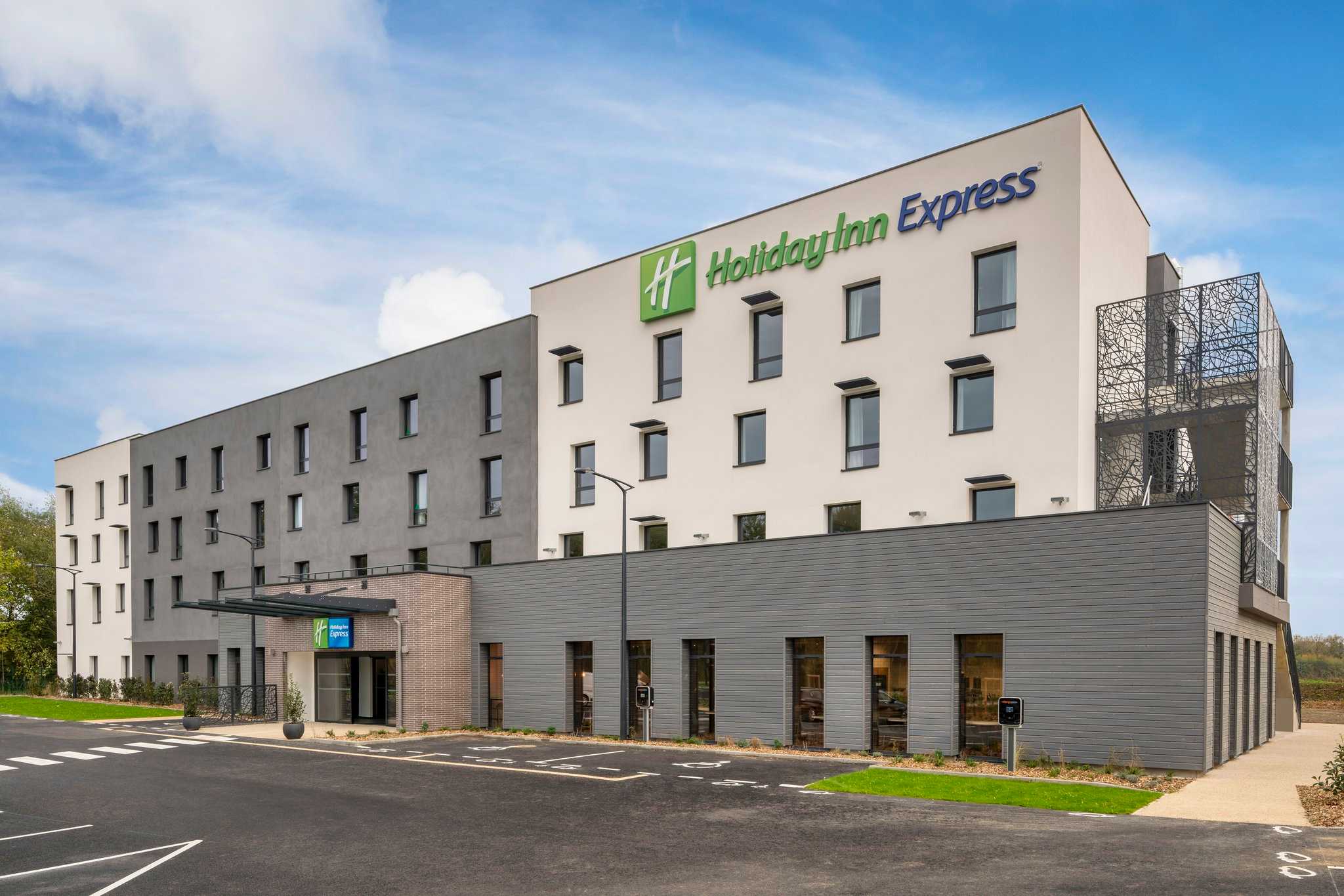 Holiday Inn Express Marne-la-Vallée Val d'Europe в Байи-Роменвилье, FR