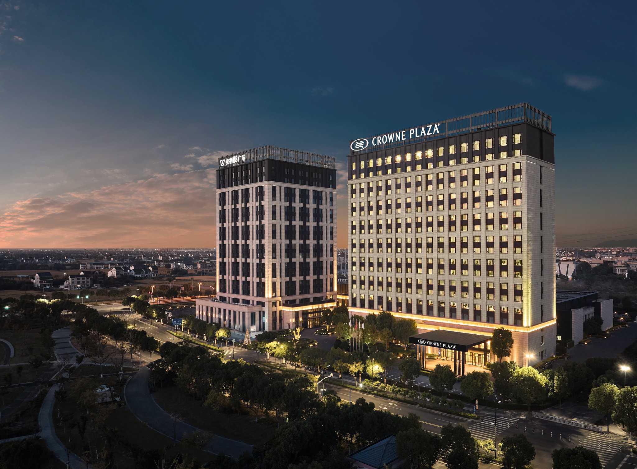 Crowne Plaza Shanghai Jinshan в Шанхай, CN