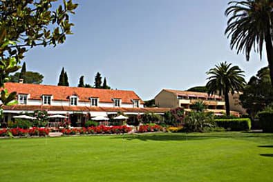Hotel Valescure ใน Saint-Raphael, FR