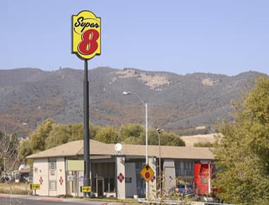 Super 8 by Wyndham Yreka in Yreka, CA