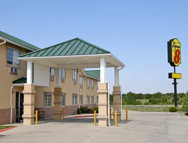 Super 8 by Wyndham Winfield/Quail Ridge Area in Winfield, KS