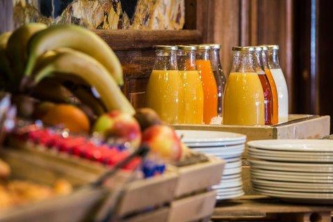 Eindhoven, NL 的 Queen Hotel Cafe Restaurant