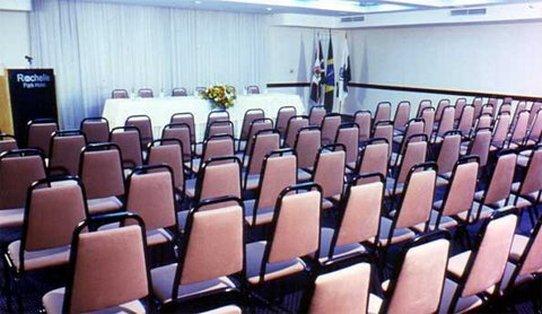 Curitiba, BR 的 Roochelle Corporate Hotel