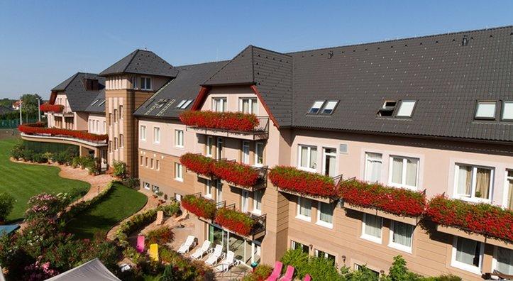 Kecskemet, HU 的 Granada Konferencia, Wellness es Sport Hotel