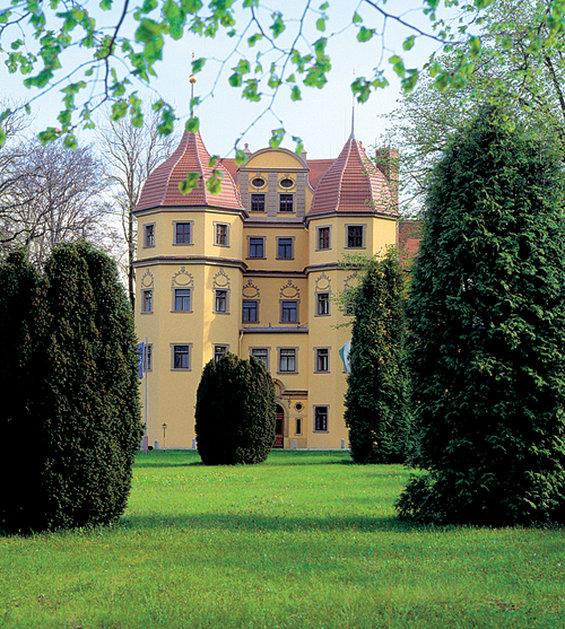 Schlosshotel Althoernitz image