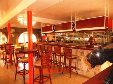 Mbour, SN 的 Hotel Les Flamboyants