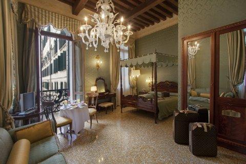 Venice, IT 的 Hotel Al Ponte Dei Sospiri