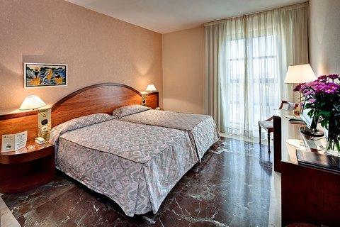 Huesca, ESにおけるHotel Pedro I de Aragon 