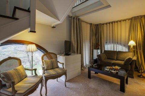 Castillo del Bosque de La Zoreda en Oviedo, ES