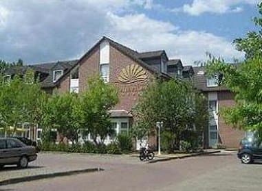 Fredersdorf-Vogelsdorf, DE 的 Hotel Flora