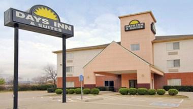 Days Inn & Suites by Wyndham Dallas in Dallas, TX