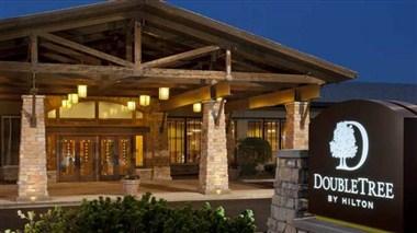 DoubleTree by Hilton Hotel Libertyville - Mundelein in Mundelein, IL