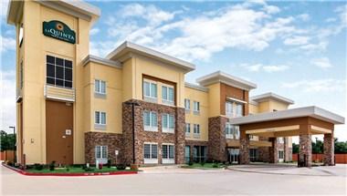 La Quinta Inn & Suites by Wyndham Luling in Luling, TX