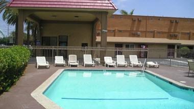 Anaheim Discovery Inn and Suites at The Park Maingate in Anaheim, CA