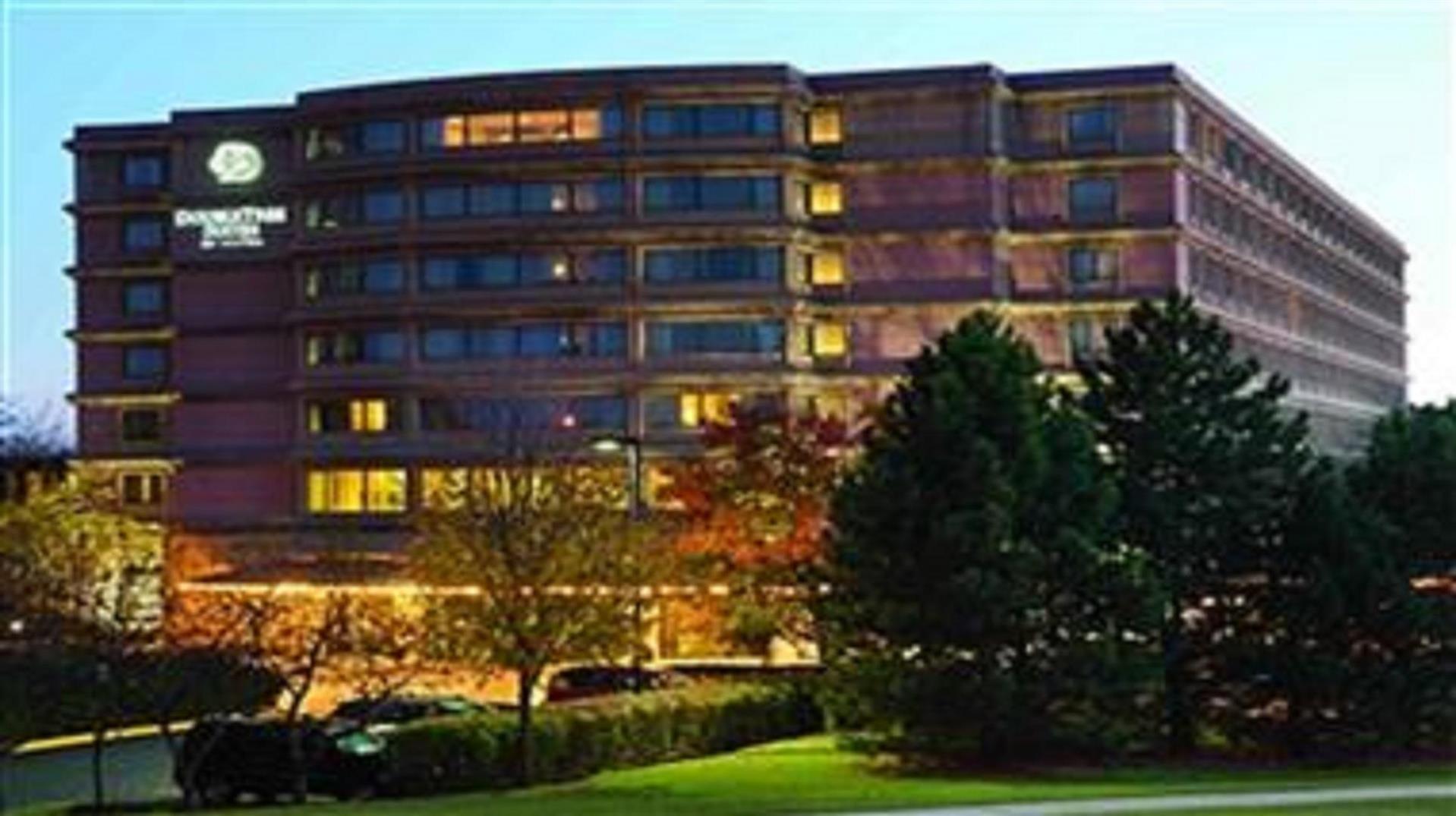 DoubleTree Suites by Hilton Hotel & Conference Center Chicago-Downers Grove in Downers Grove, IL