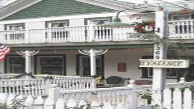 Khardomah Lodge And Suites in Grand Haven, MI