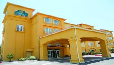 La Quinta Inn & Suites by Wyndham Atlanta-Union City in Union City, GA