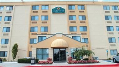 La Quinta Inn & Suites by Wyndham Baltimore N / White Marsh in Baltimore, MD