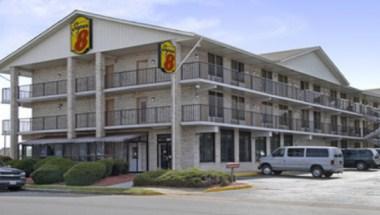 Super 8 by Wyndham Manassas in Manassas, VA