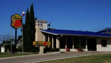 Super 8 by Wyndham San Marcos in San Marcos, TX