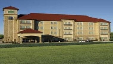 La Quinta Inn & Suites by Wyndham Allen at The Village in Allen, TX