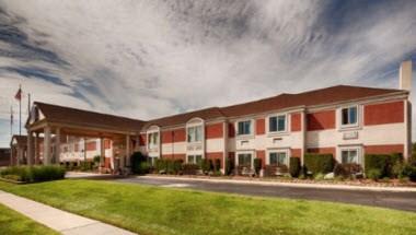 Days Inn & Suites by Wyndham Roseville/Detroit Area in Roseville, MI