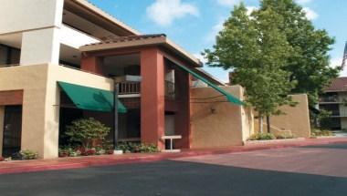 La Quinta Inn & Suites by Wyndham Thousand Oaks-Newbury Park in Thousand Oaks, CA