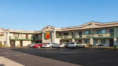 Super 8 by Wyndham Chicago/Rosemont/O'Hare/SE in River Grove, IL