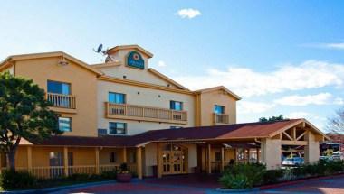 La Quinta Inn & Suites by Wyndham Irvine Spectrum in Irvine, CA