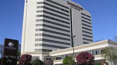 DoubleTree by Hilton Hotel Fort Lee - George Washington Bridge in Fort Lee, NJ