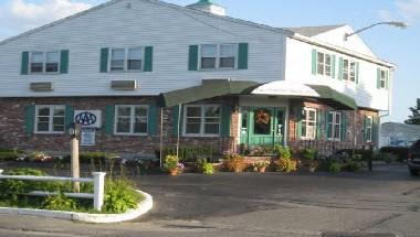 Tidewater Inn in Yarmouth, MA