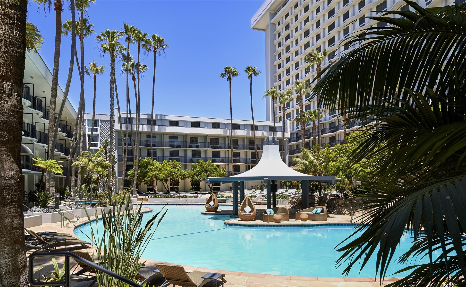 Los Angeles Airport Marriott in Los Angeles, CA