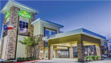 La Quinta Inn & Suites by Wyndham Rockport - Fulton in Rockport, TX