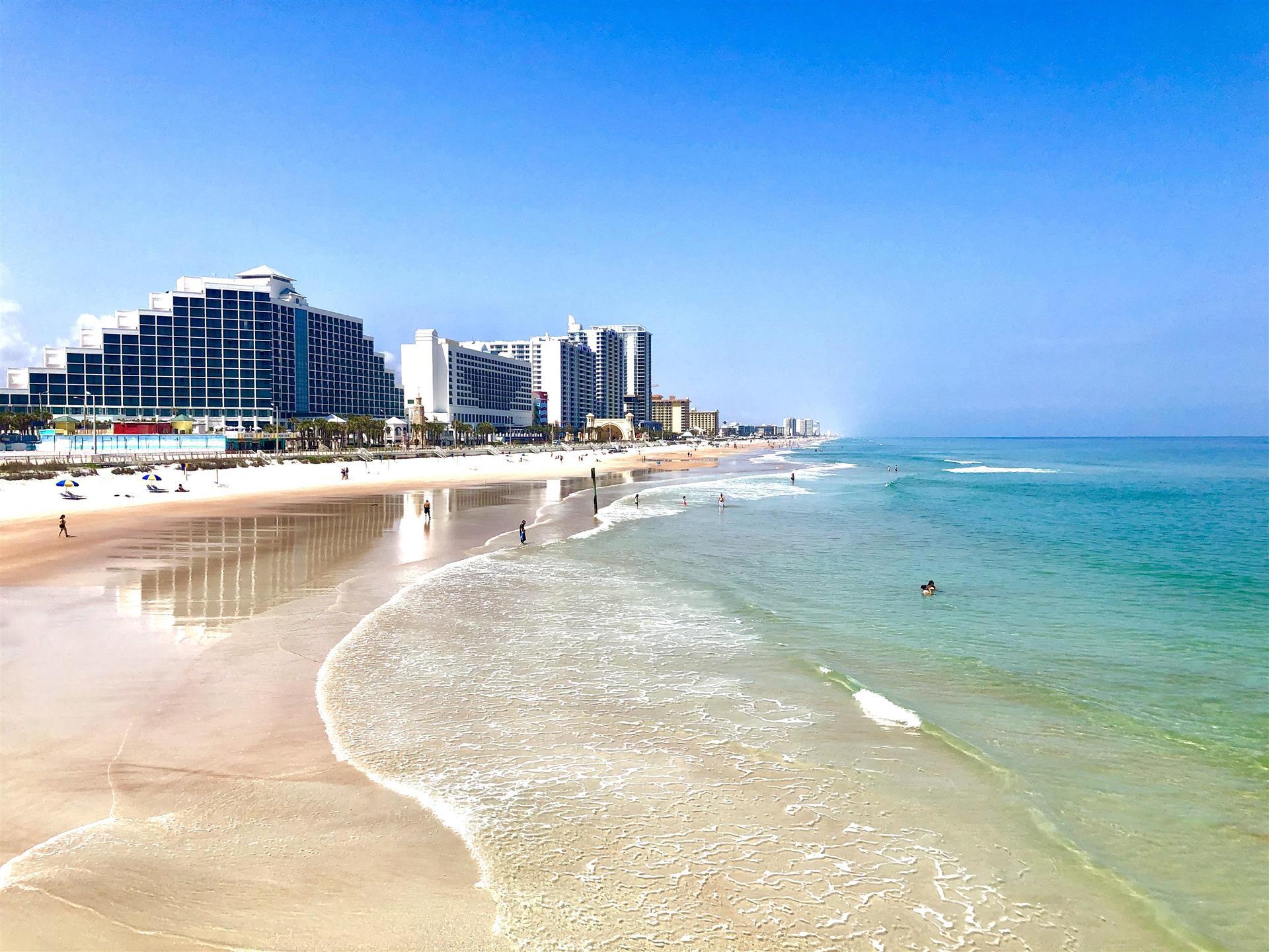 Hilton Daytona Beach Oceanfront Resort in Daytona Beach, FL