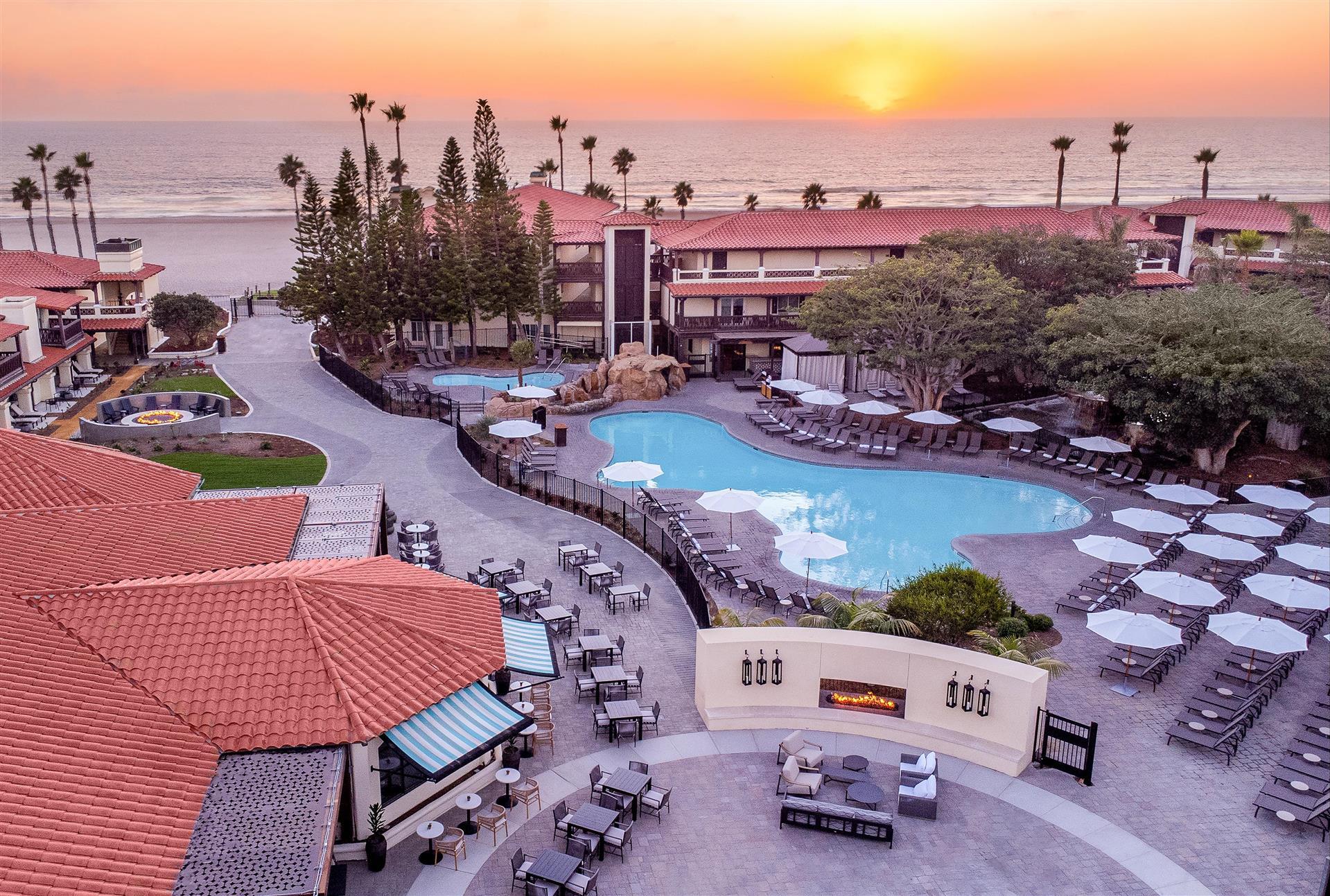 Zachari Dunes on Mandalay Beach, Curio Collection by Hilton in Oxnard, CA