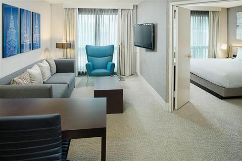 Hilton Chicago/Magnificent Mile Suites in Chicago, IL