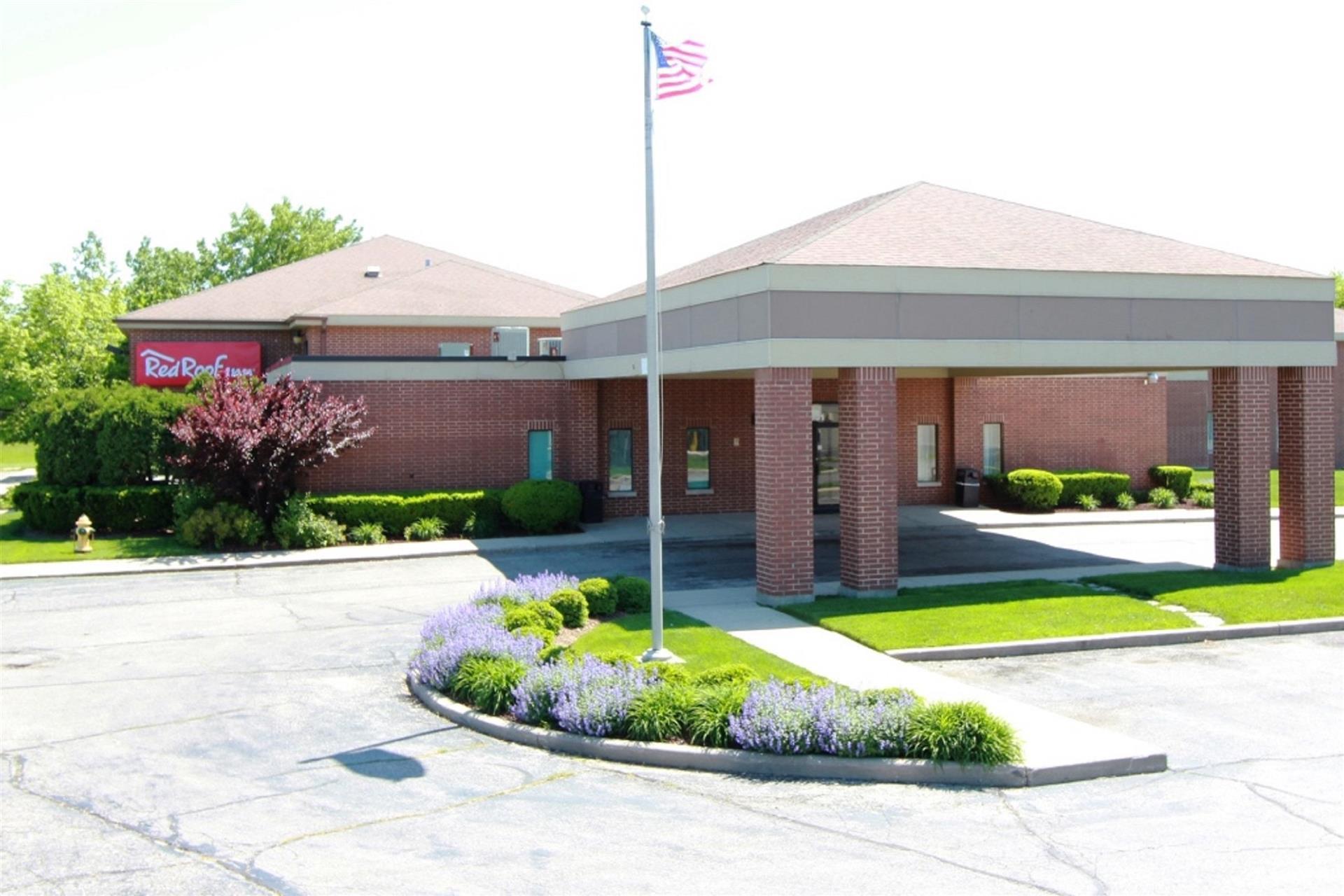 Red Roof Inn Gurnee - Waukegan in Waukegan, IL