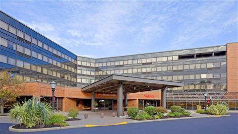 Crowne Plaza Edison - Newly Renovated Property in Edison, NJ