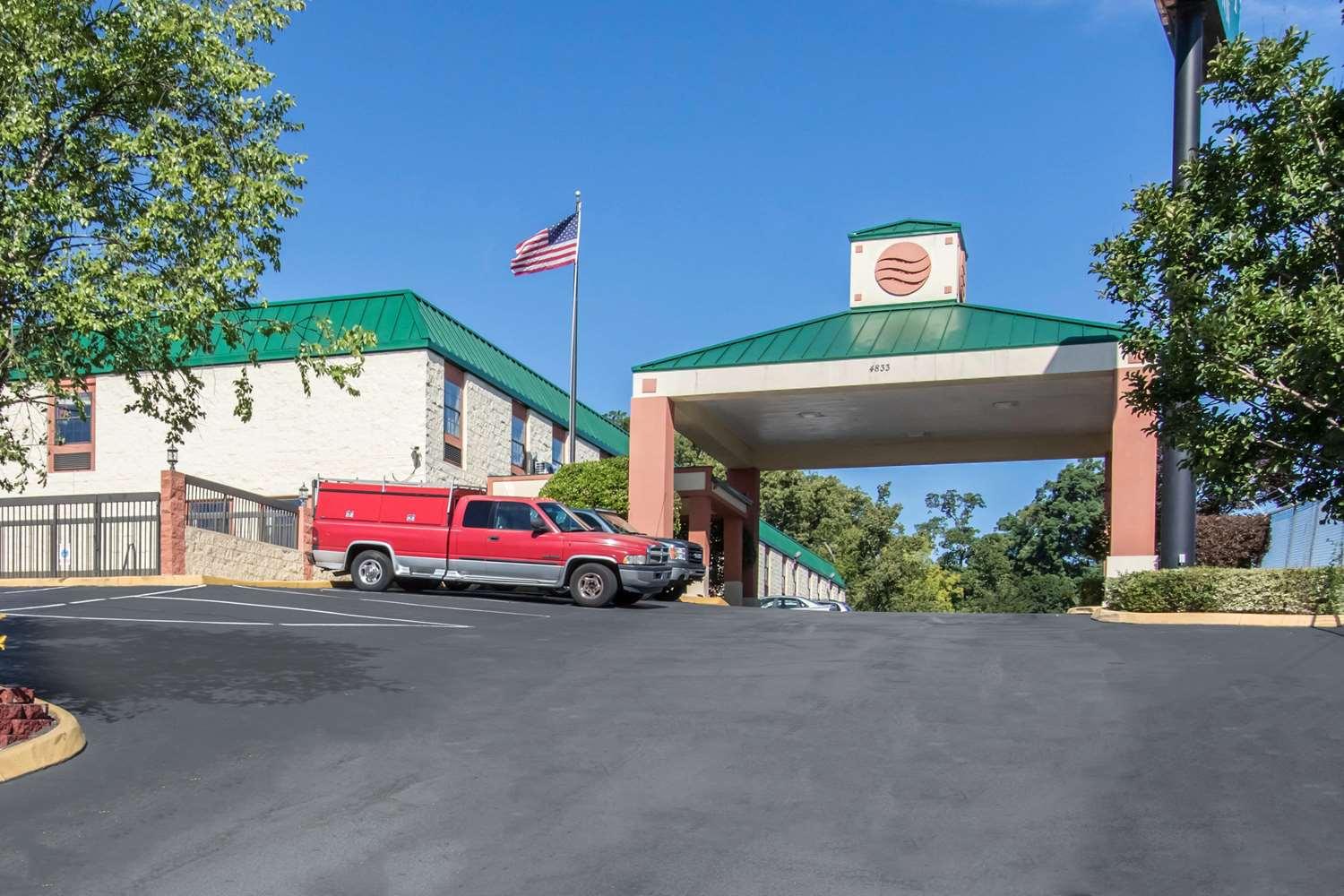 Quality Inn Hixson in Hixson, TN