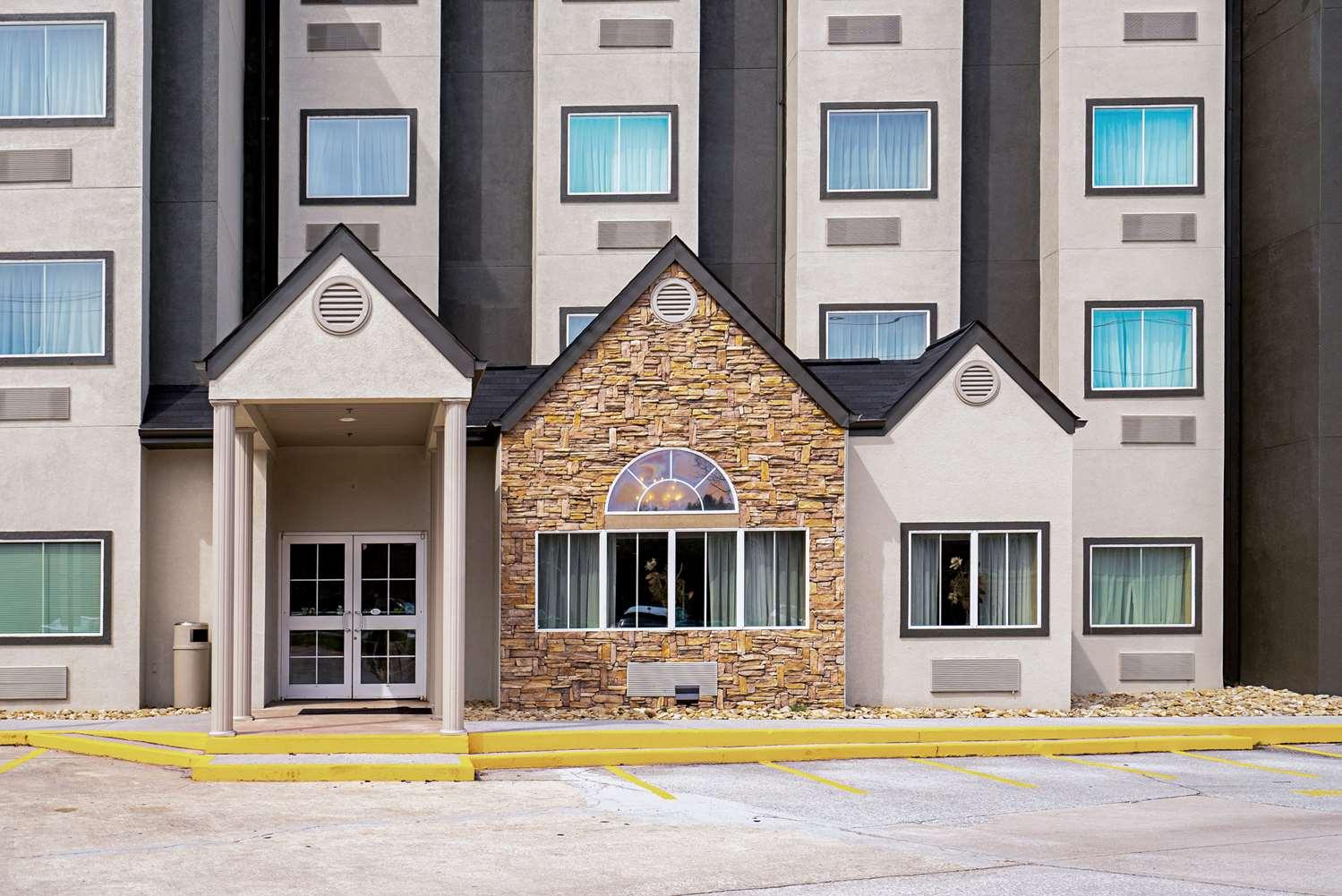 Quality Inn and Suites in Robbinsville, NC