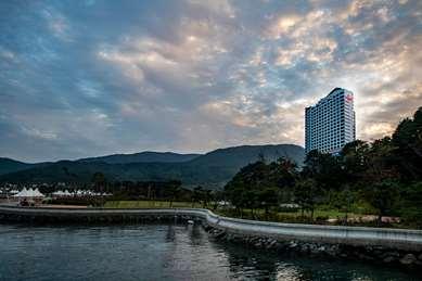 Ramada Suites by Wyndham Geoje a Geoje, KR