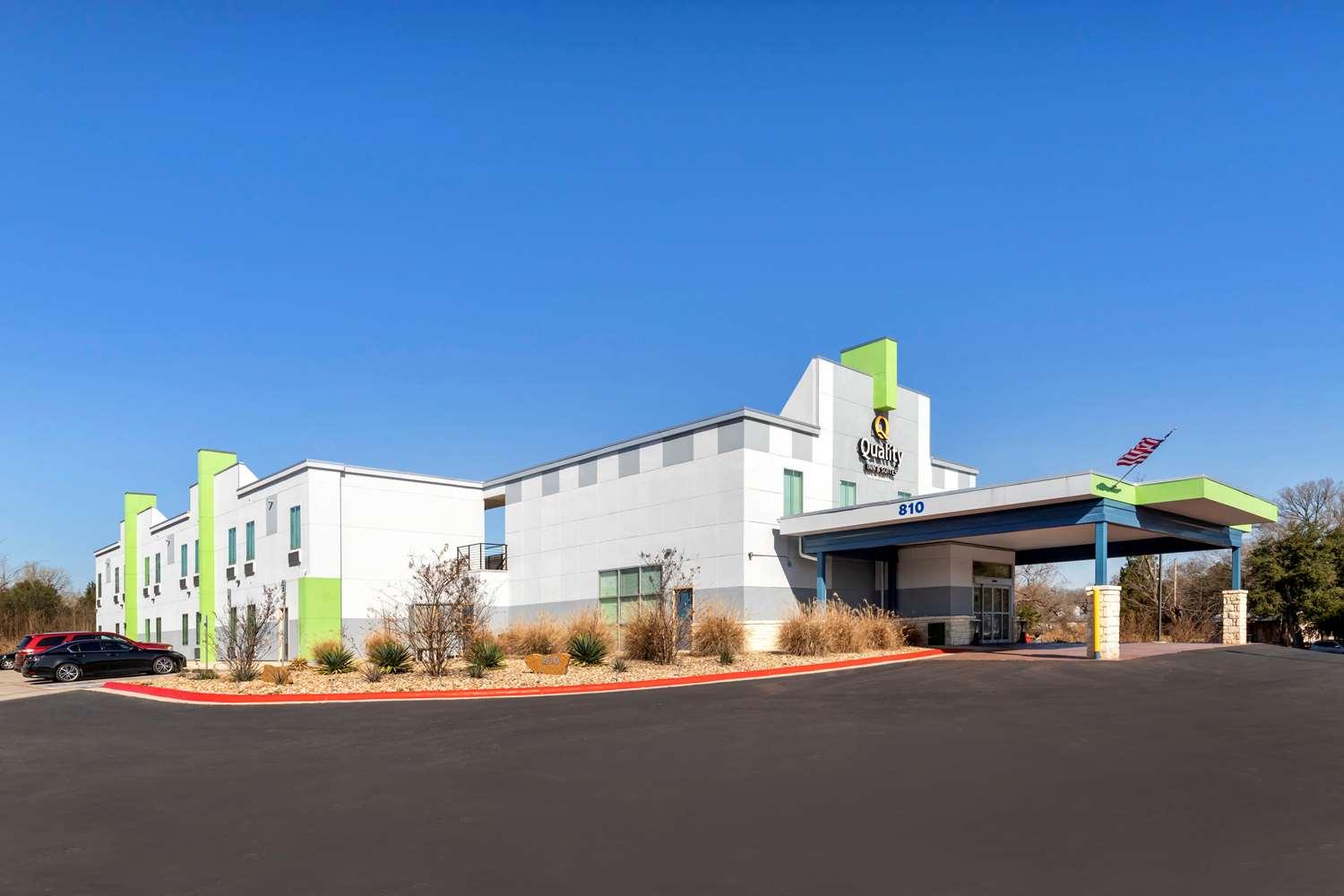 Quality Inn and Suites Elgin image