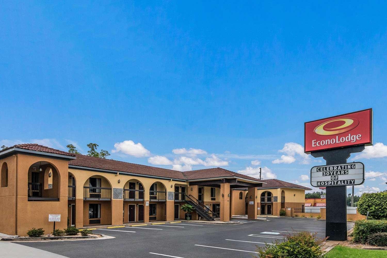 Econo Lodge Gainesville image