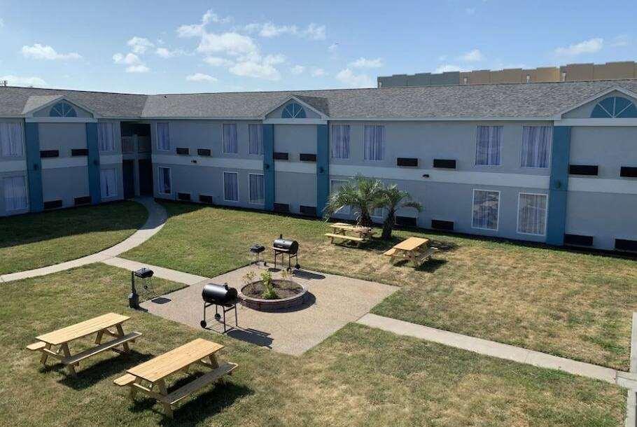 Days Inn by Wyndham Rockport Texas in Rockport, TX