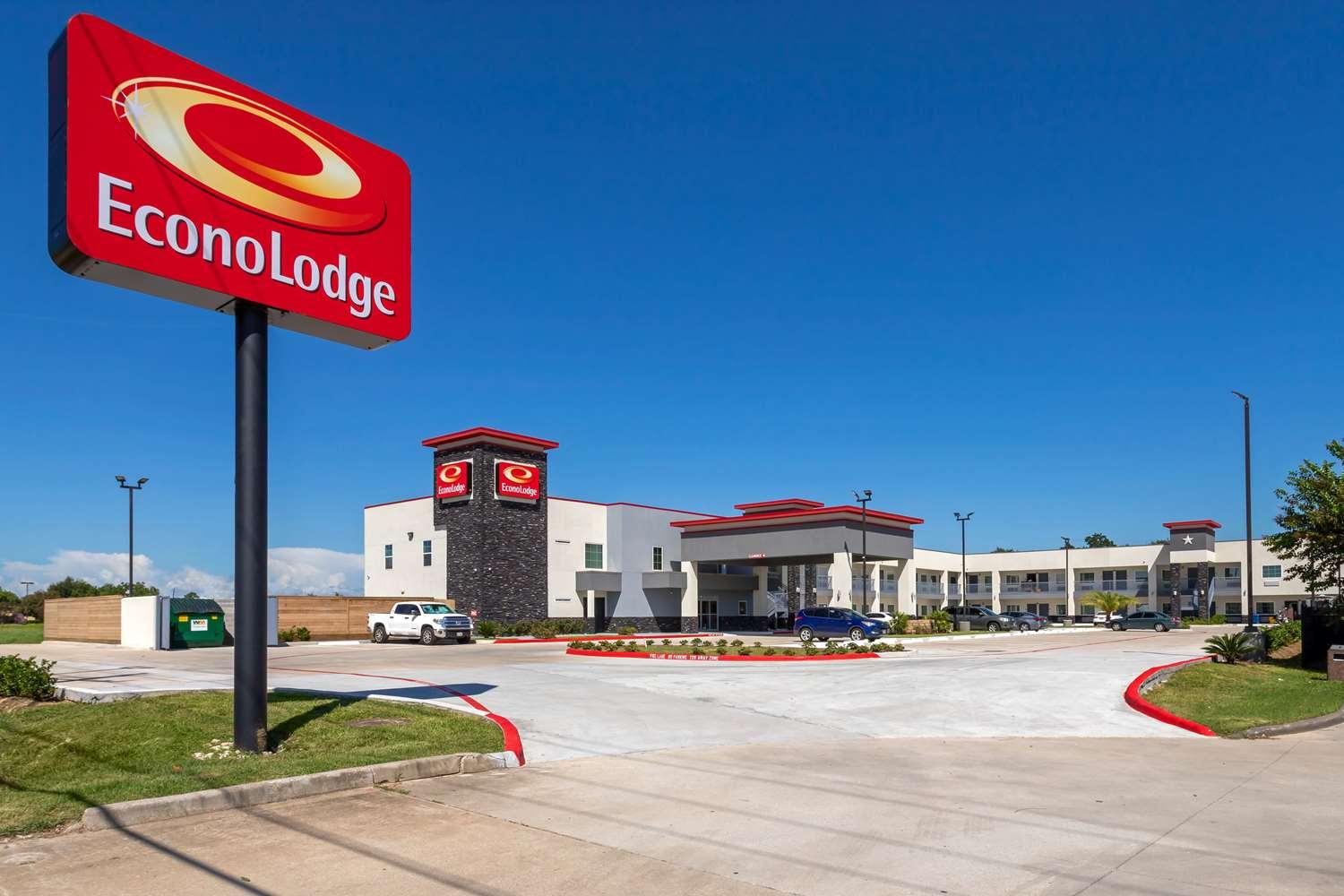 Econo Lodge Houston image