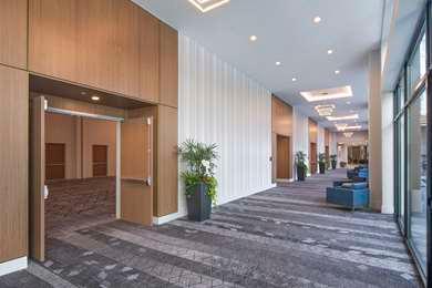 Embassy Suites by Hilton Asheville Downtown в Asheville, NC