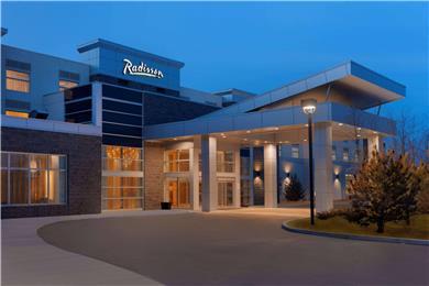 Calgary, AB 的 Radisson Hotel & Conference Center Calgary Airport