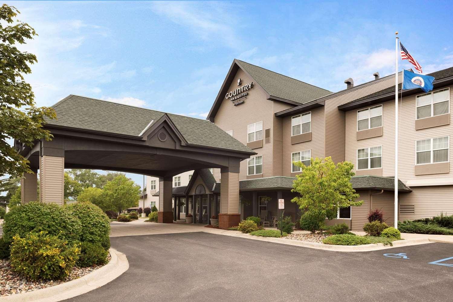 Country Inn & Suites By Radisson, St. Cloud East, MN image