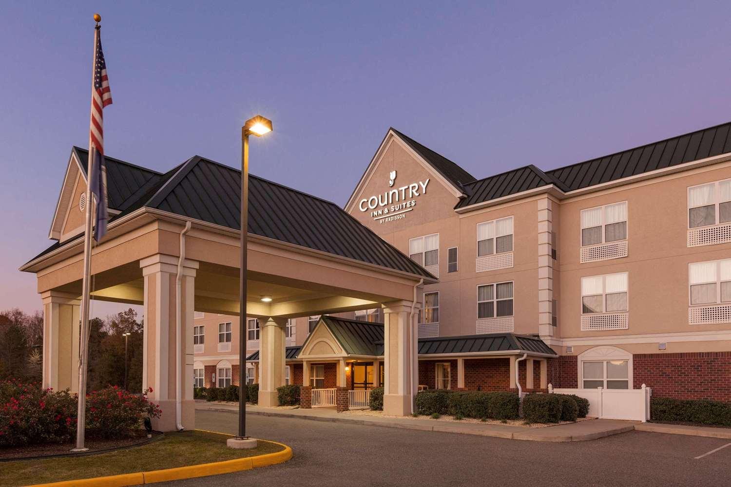 Country Inn & Suites By Radisson Doswell VA image