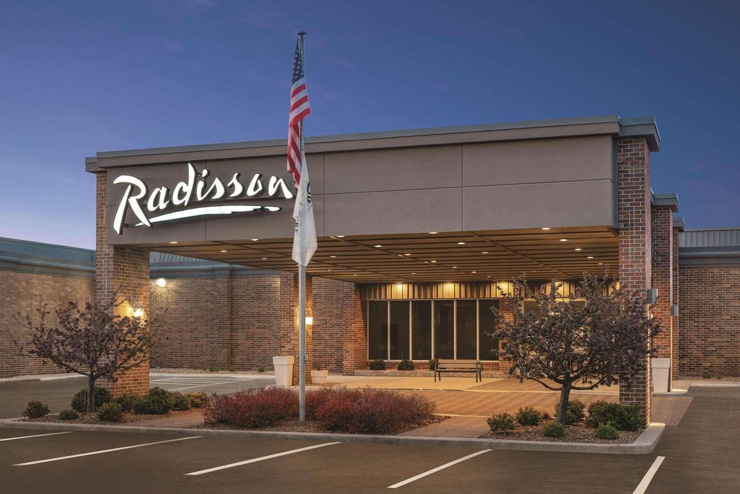 Radisson Hotel and Conference Center Fond du Lac image